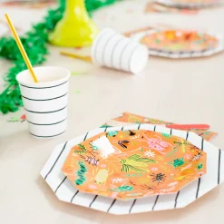 Backyard Bugs Small Plates, Pack of 8