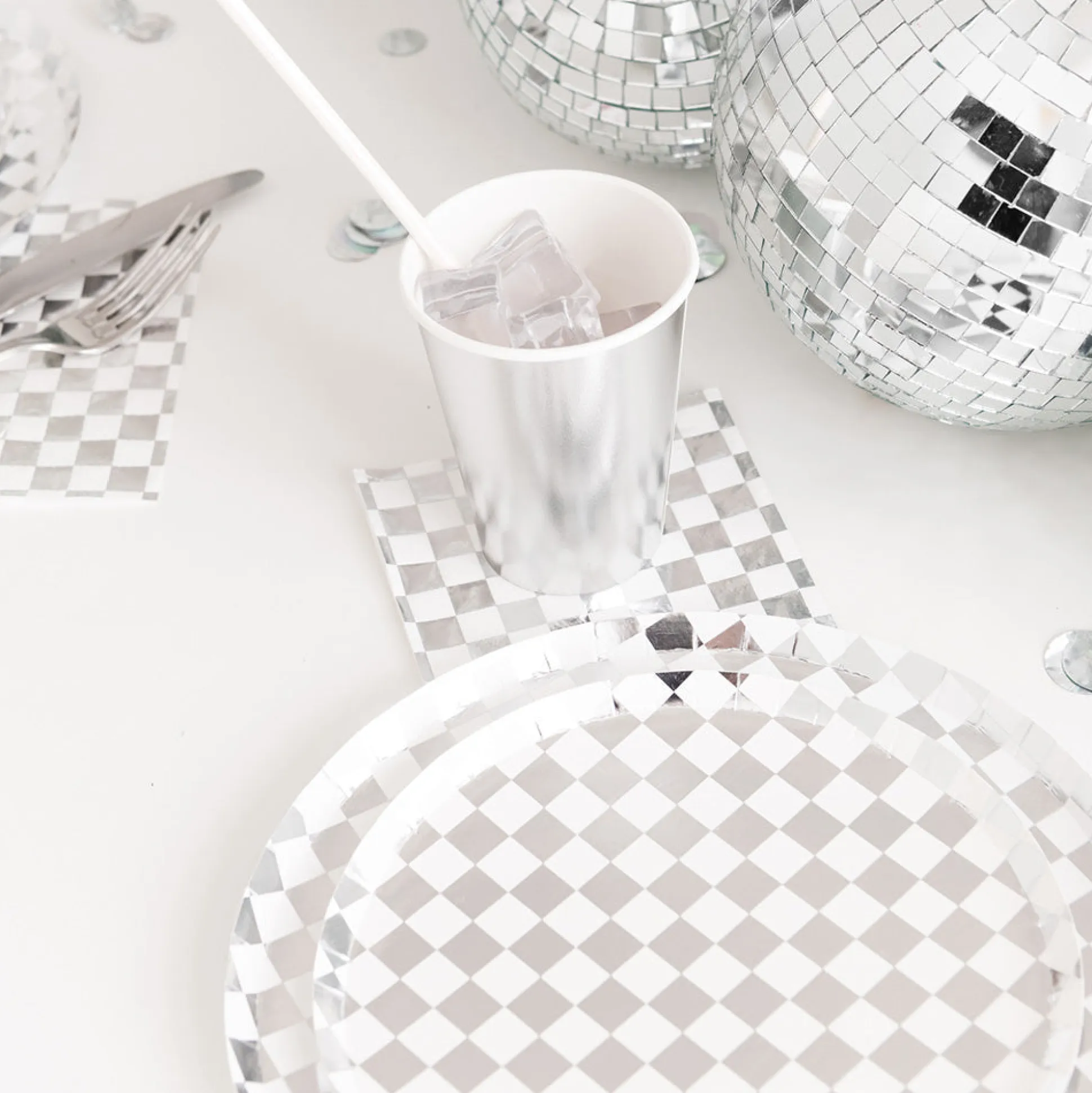 Check It! Dazzling Diamond Check Guest Napkins, Pack of 16