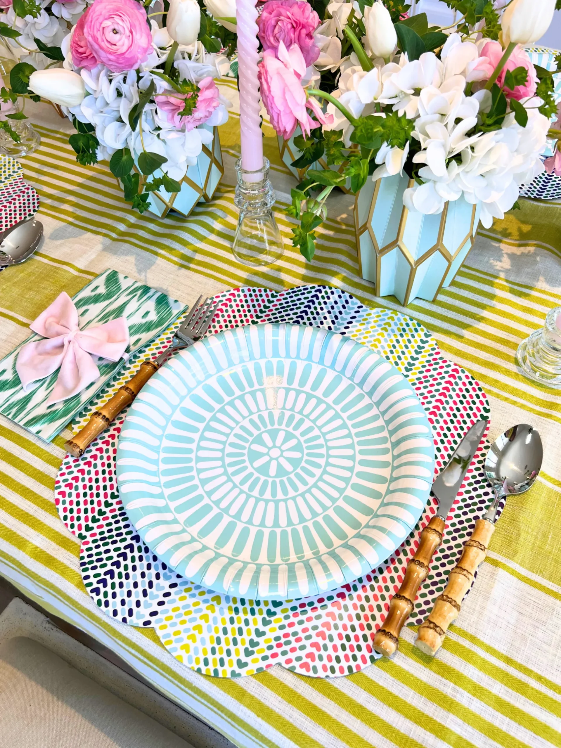 Chevron Dots Paper Placemats, Set of 24