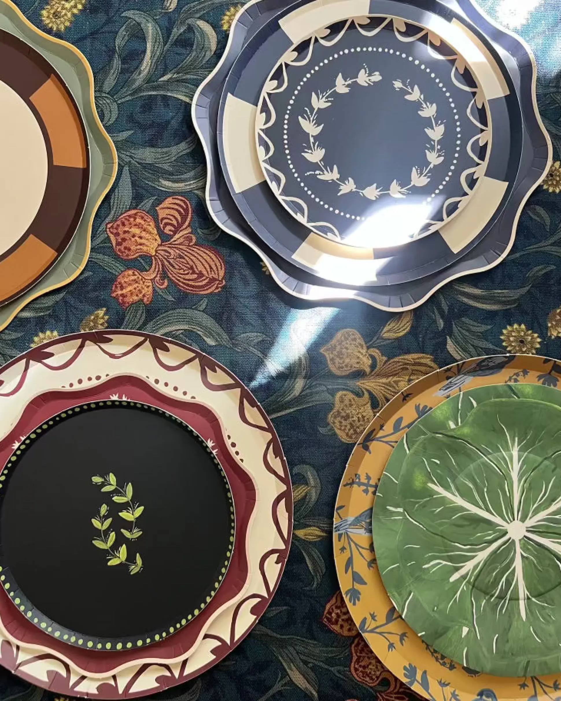 Classic Cabbage Dinner Plates, Set of 12
