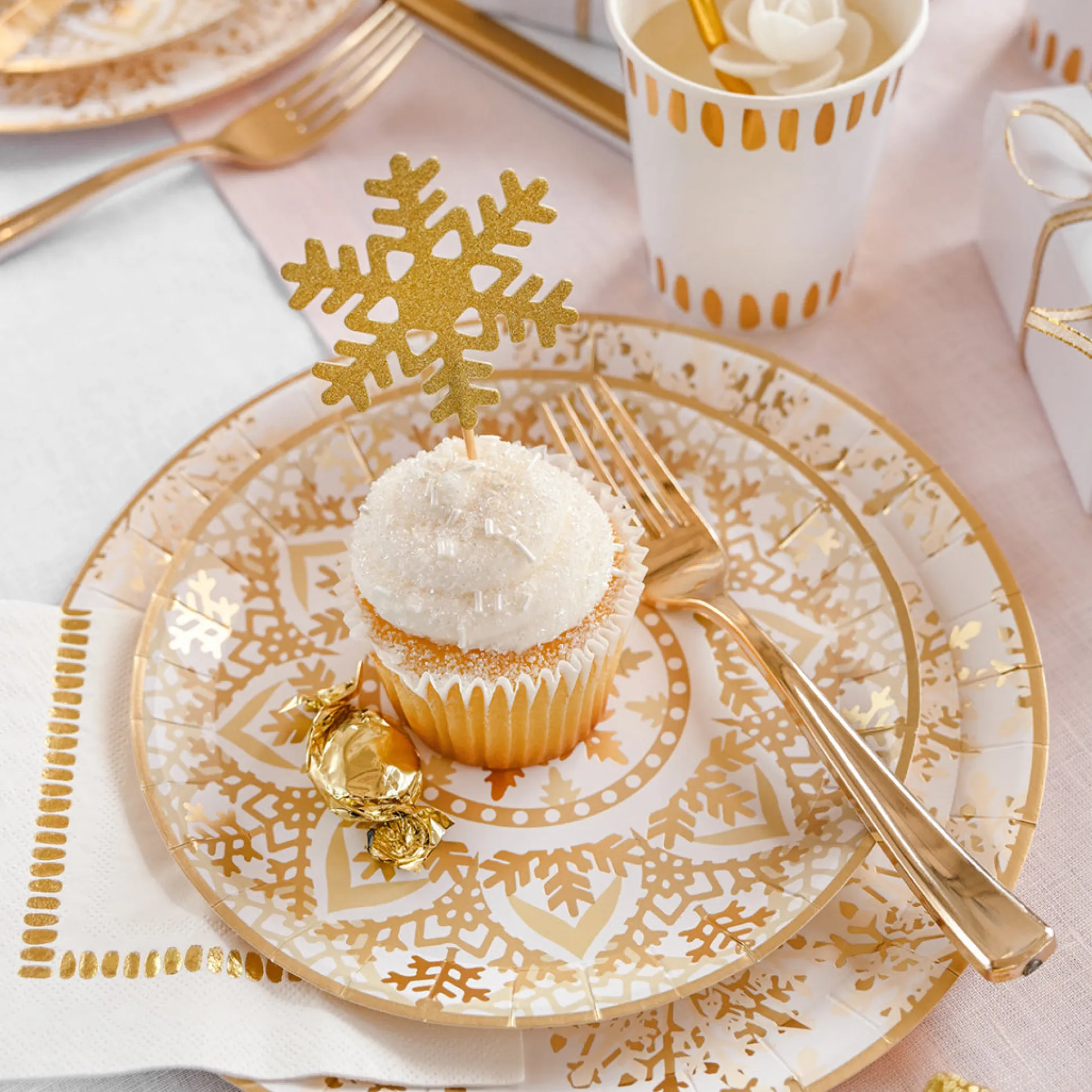 Golden Snowflake Small Plates (10 per pack)
