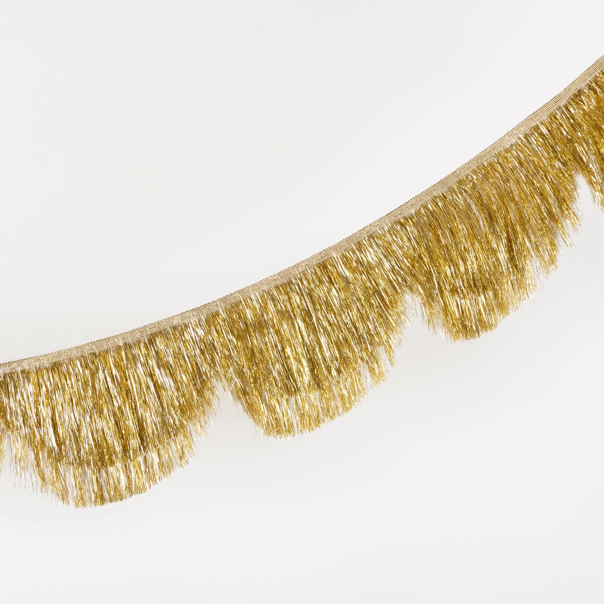 Gold Tinsel Scallop Garland
