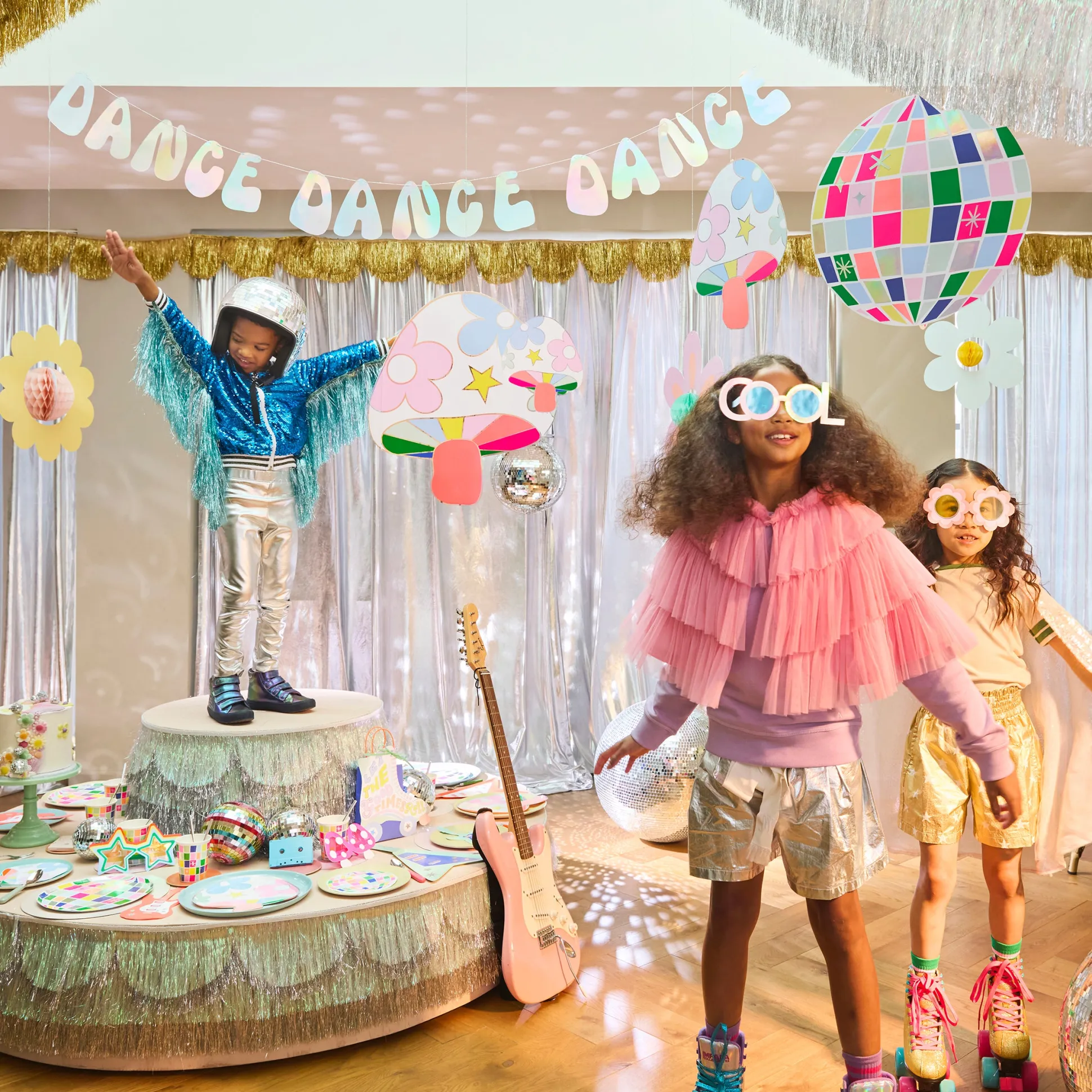 Groovy Dance Garland Set