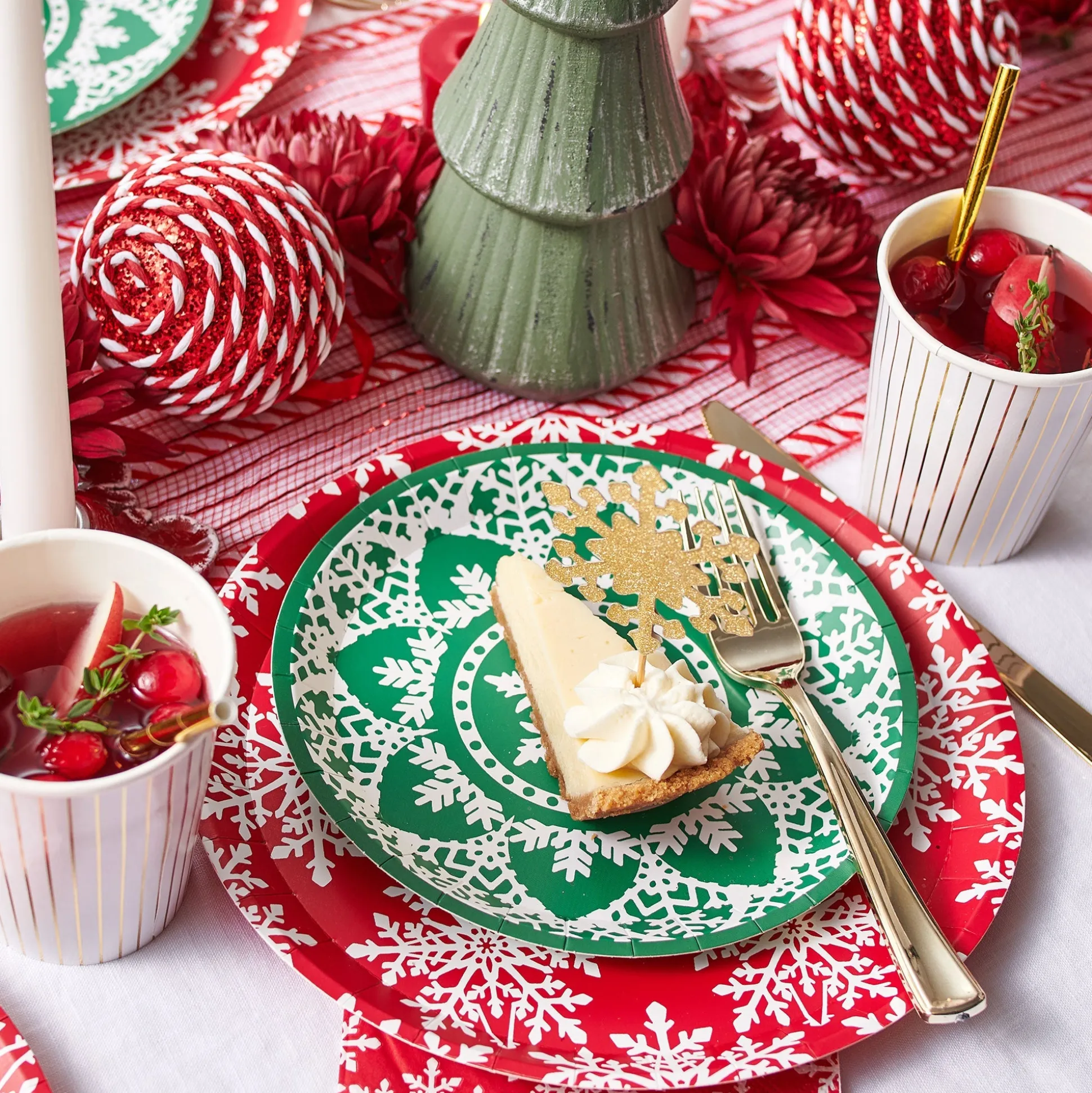 Jolly Snowflake Large Plates (10 Per Pack)