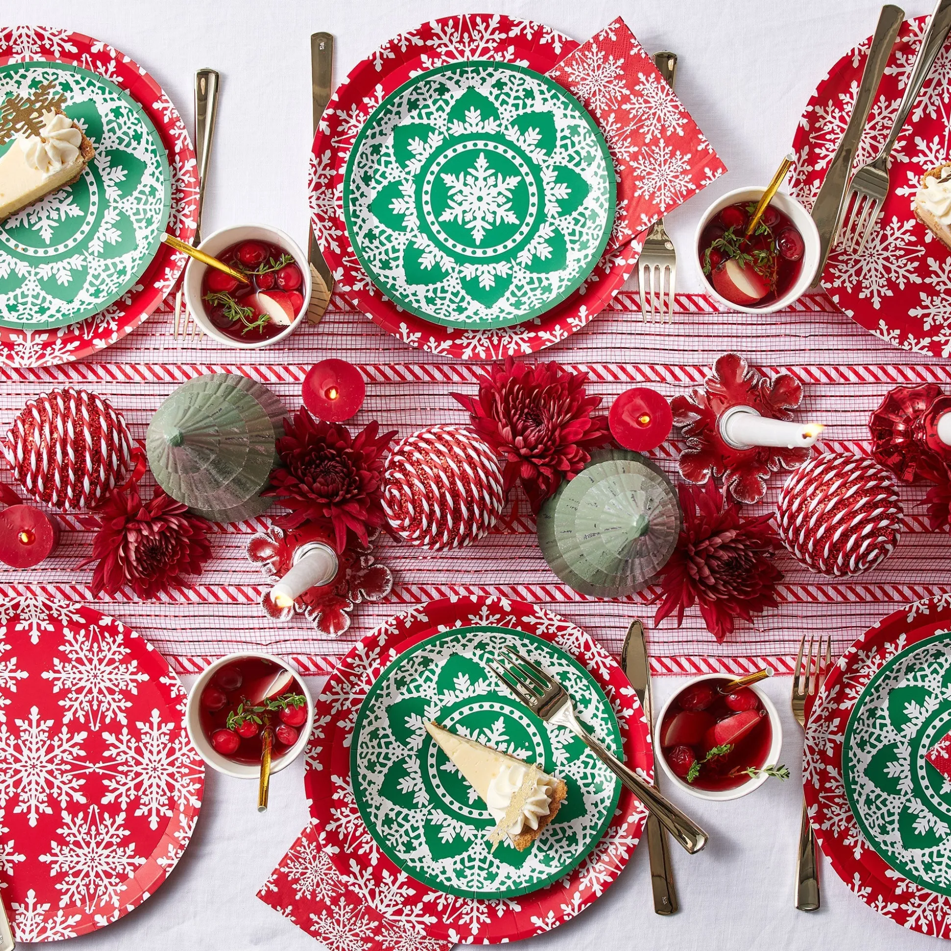 Jolly Snowflake Large Plates (10 Per Pack)