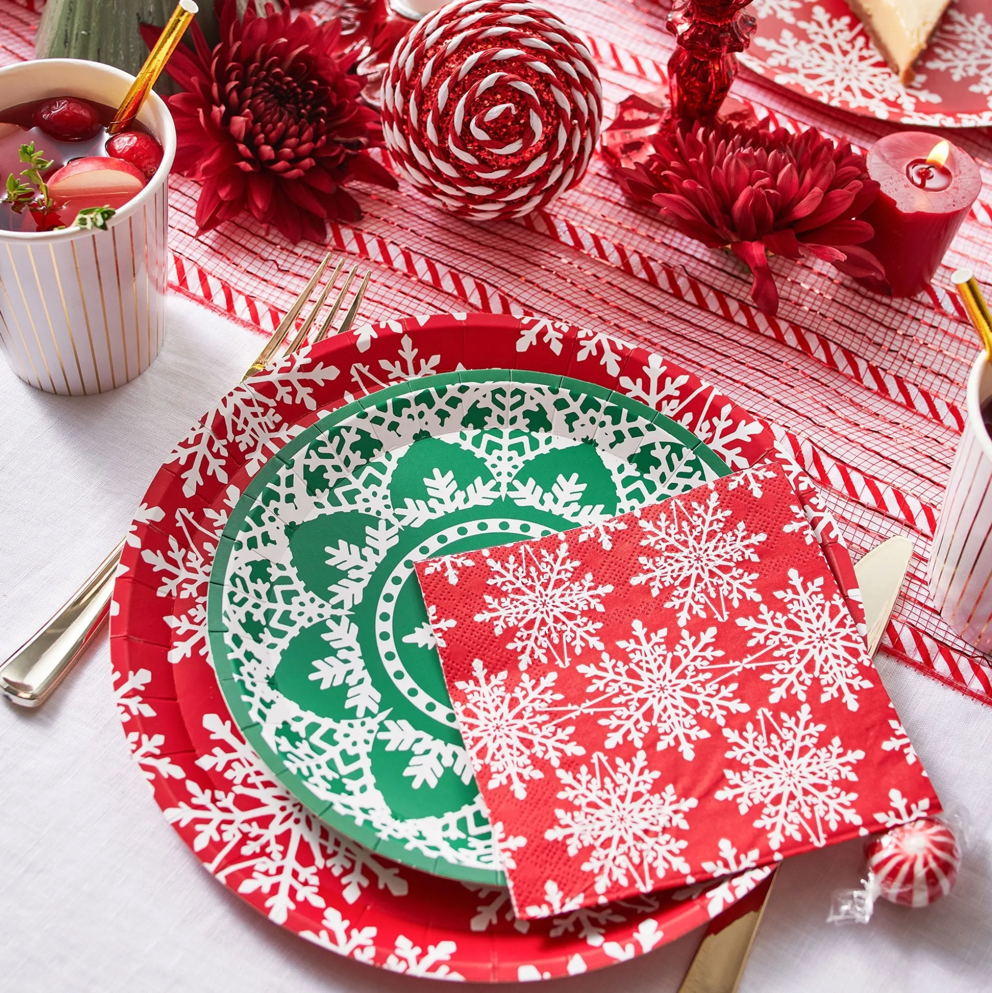 Jolly Snowflake Small Plates (10 Per Pack)