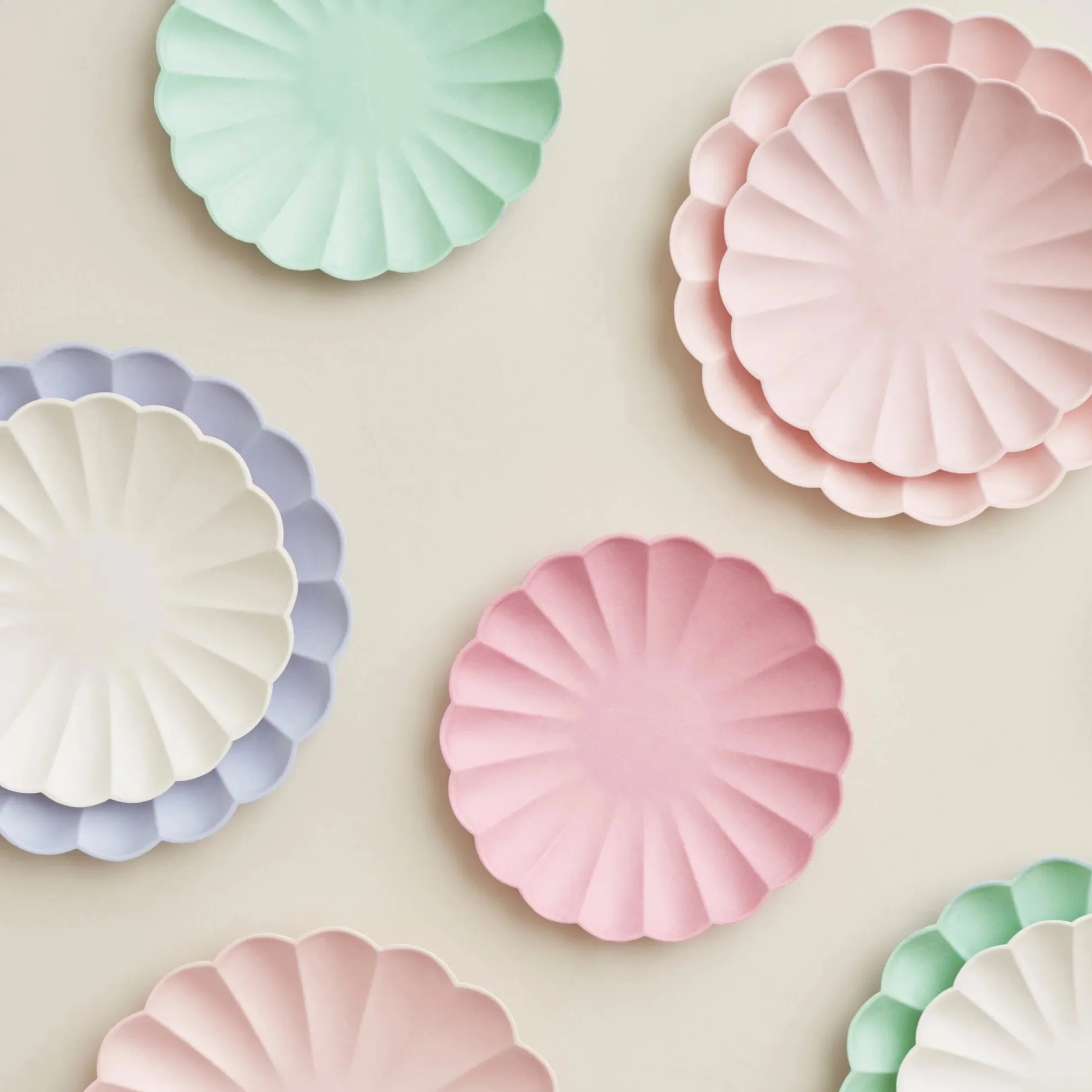 Multicolor Large Compostable Plates, Assorted Pack of 8