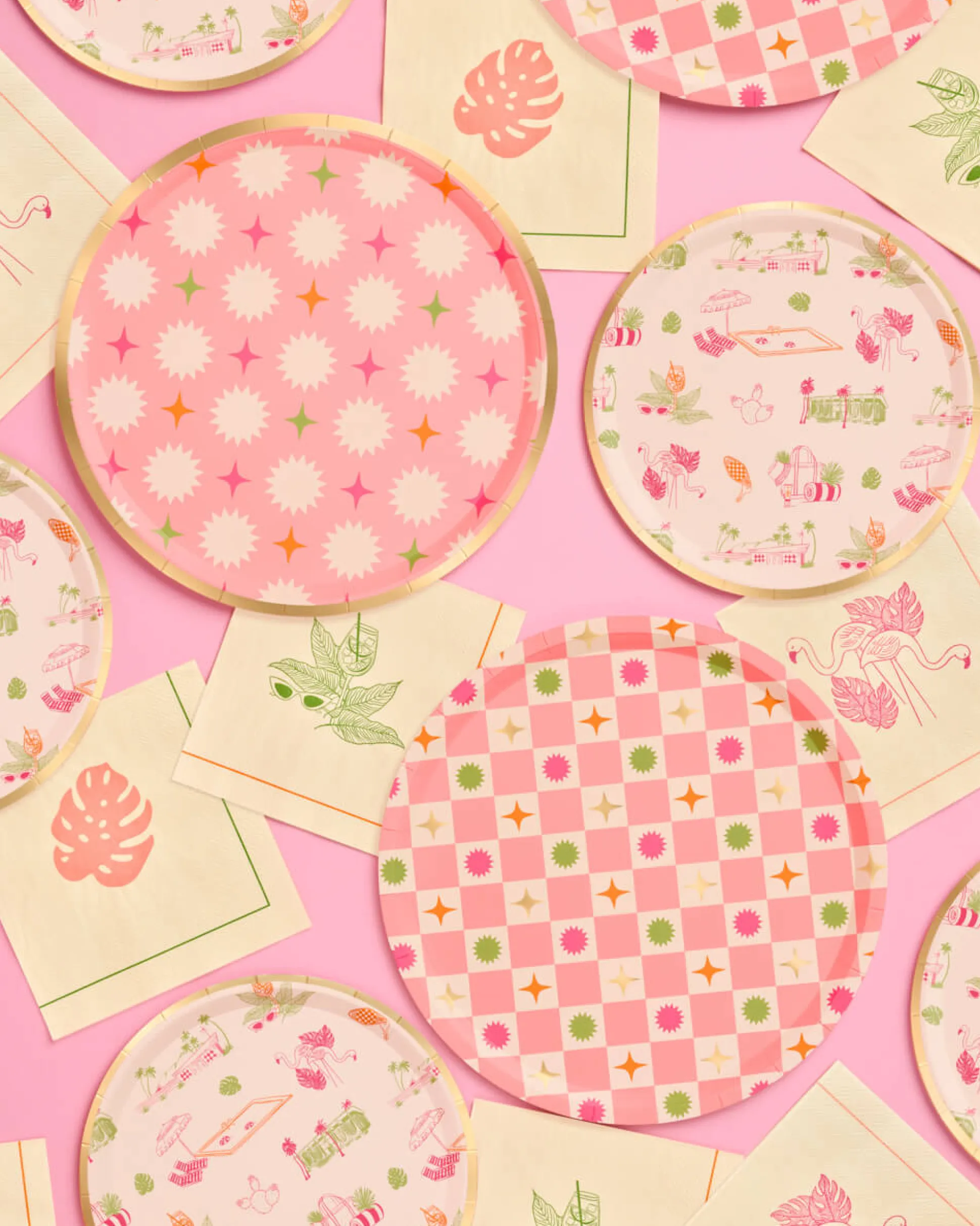 Palm Royale Plates - 32 paper plates, 2 sizes