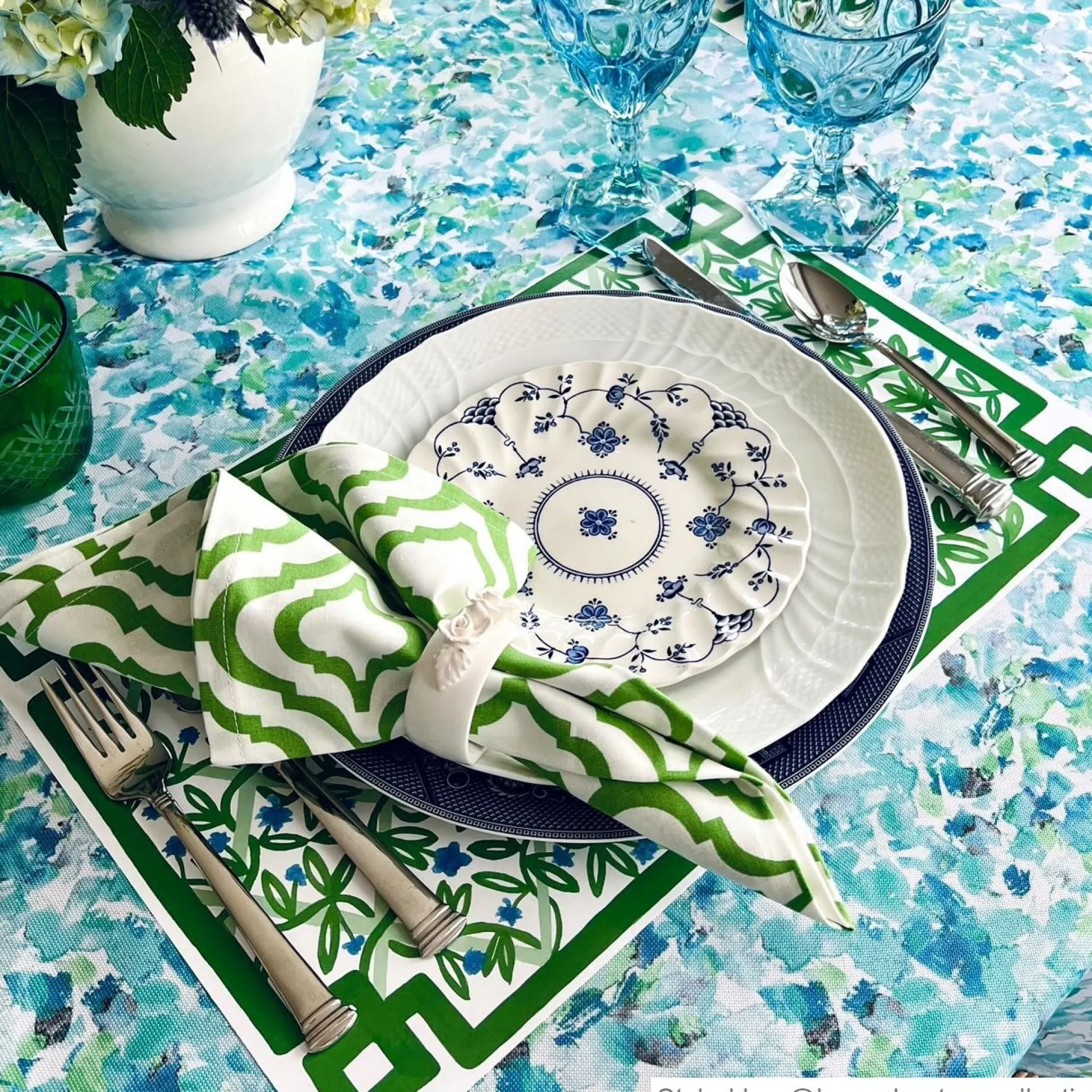 Trellis Paper Placemats, Set of 24